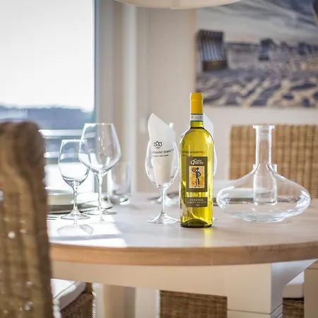 Berthin Bleeg App 5 Stran Διαμέρισμα